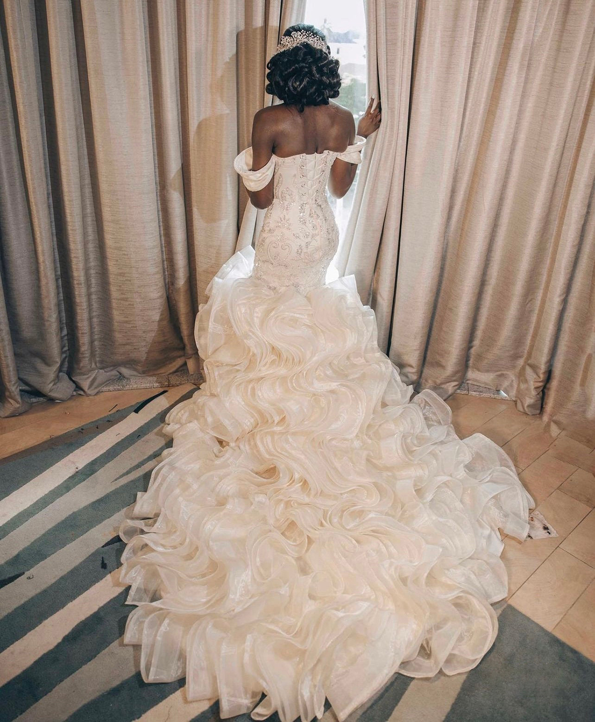 Gorgeous Mermaid Wedding Dress Sweetheart Neck Off Shoulder Bridal Gowns Sequins Lace Up Ruffles Sweep Train Dresses Custom Made vestidos de novia