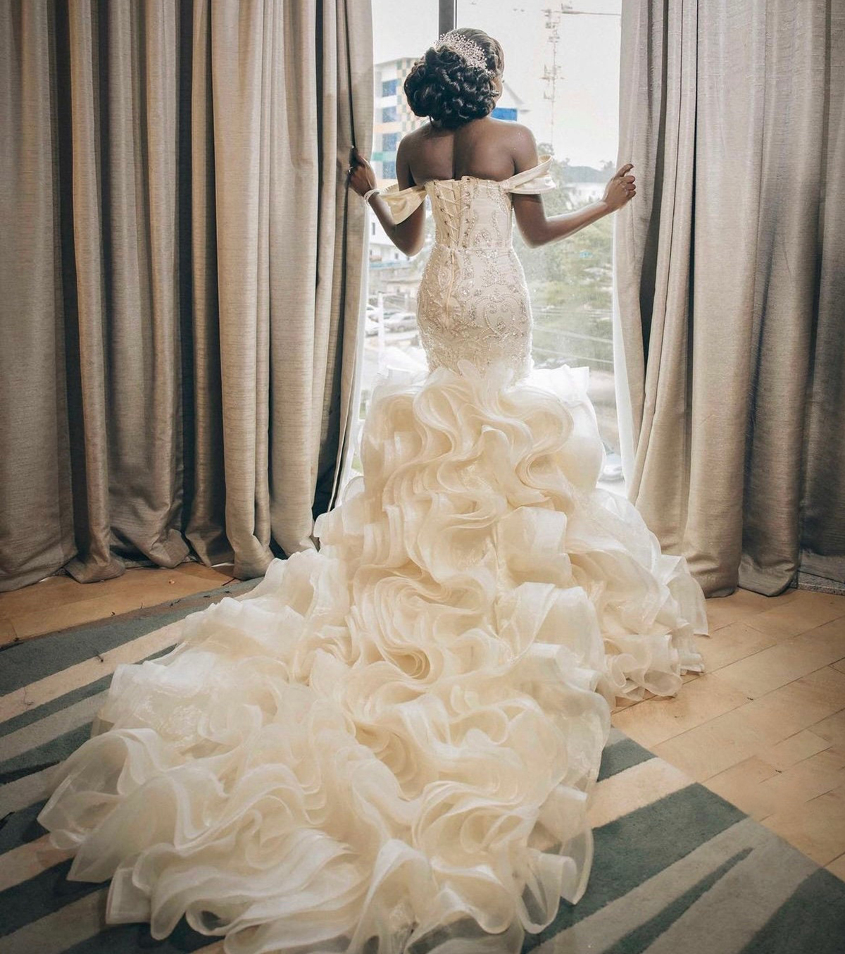 Gorgeous Mermaid Wedding Dress Sweetheart Neck Off Shoulder Bridal Gowns Sequins Lace Up Ruffles Sweep Train Dresses Custom Made vestidos de novia