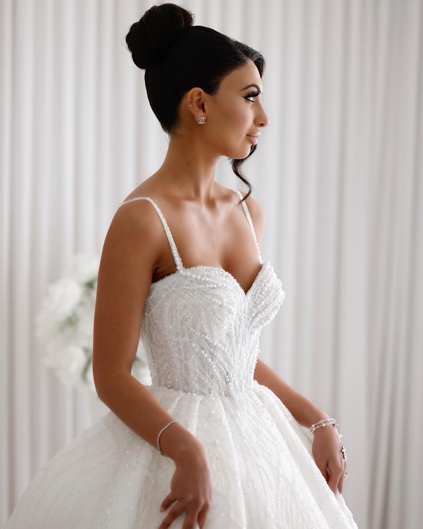 Ball Pearls Covered Gown Dress For Bride Straps Saudi Arabic Wedding Dresses Vestido De Noiva Sweep Train Sequins Beads Robe Mariage Bridal Gowns es s