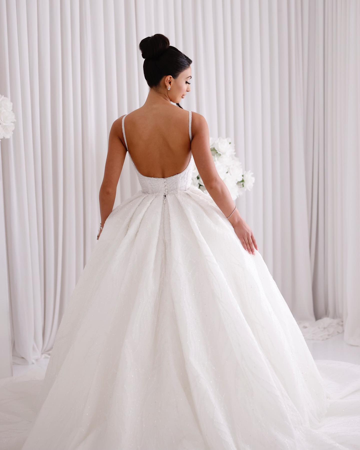 Ball Pearls Covered Gown Dress For Bride Straps Saudi Arabic Wedding Dresses Vestido De Noiva Sweep Train Sequins Beads Robe Mariage Bridal Gowns es s
