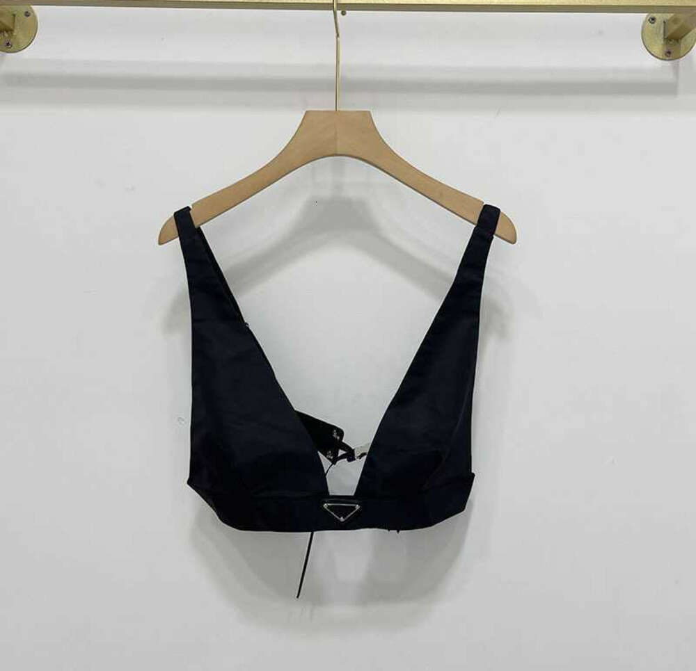 Triangle Badge Summer recycled nylon bra style Tanks Sexy retro ins Slim and versatile top designer wonmen new tee 1123ess