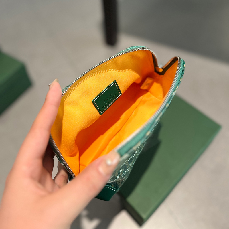 Designer Make Up Bags Cosmetic Clutch Womens Makeup Washing Travel Toiletry Pouch Business Trips Bathroom Bag Webbing Washbag 243232D