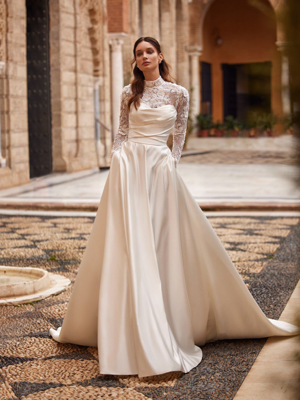 Elegant High Collar A Line Wedding Dresses for Women Lace Appliques with Pocket Wedding Gown Button Back Robe De Mariee Long Sleeve