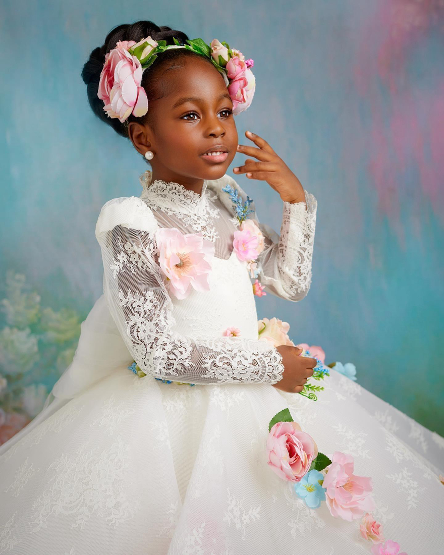 2024 Aso Ebi wer Girl Dresses First Communion High Neck Long Sleeves Ball Gowns Princess Queen Cute Girls Birthday Dress for Special Ocns NF140