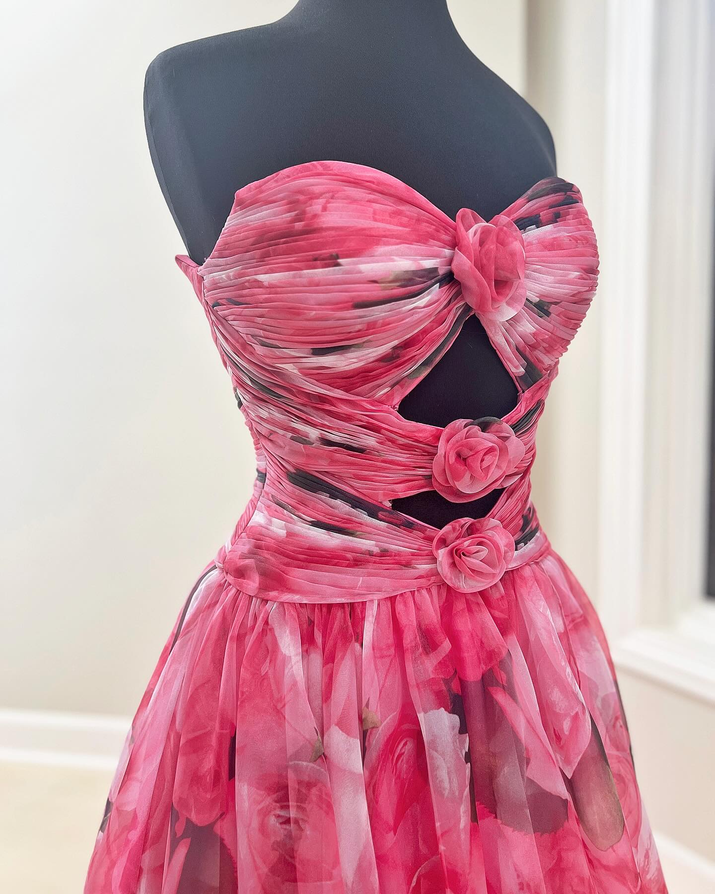 Rosette Printed Chiffon Prom Dress 2k24 Center Keyhole Pink Rose Floral Long Winter Spring Formal Evening Cocktail Gala Party Pretty Pageant Runway Go