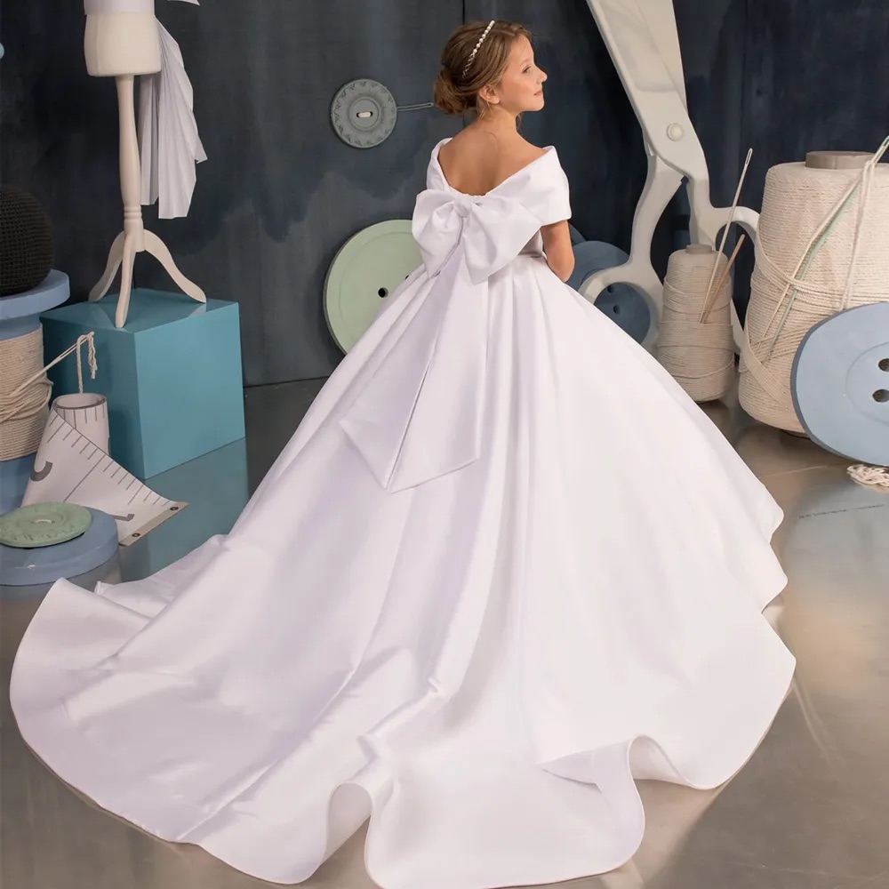 Elegant White Satin wer Girl Dresses Baby Girls for Wedding Party Gown Off Shoulder Bow Tie Kids Communion Dress