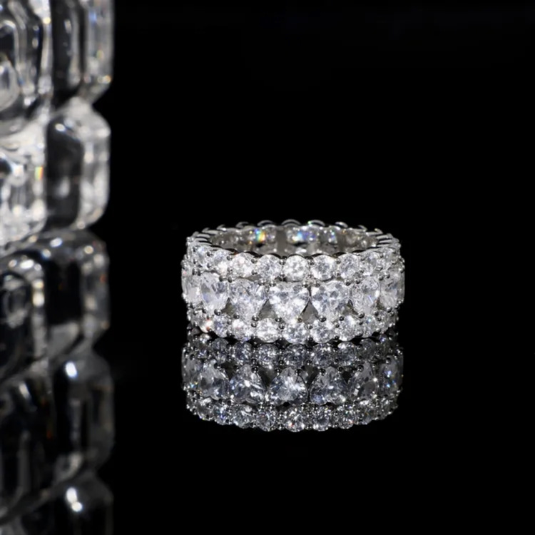 Choucong Brand Sparkling Top Sell Wedding Rings Gorgeous Luxury Jewelry Full Stack Heart Shape White Lab Moissanite Diamond Eternity Women Lover Ring 