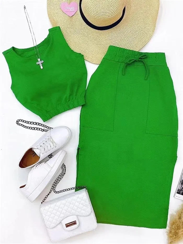 Tow Piceses Outfits for Women Fashion Solid Color Sleeveless Crop Tops Casual Belt Skirt Set Streetwear Female Clothing 240319