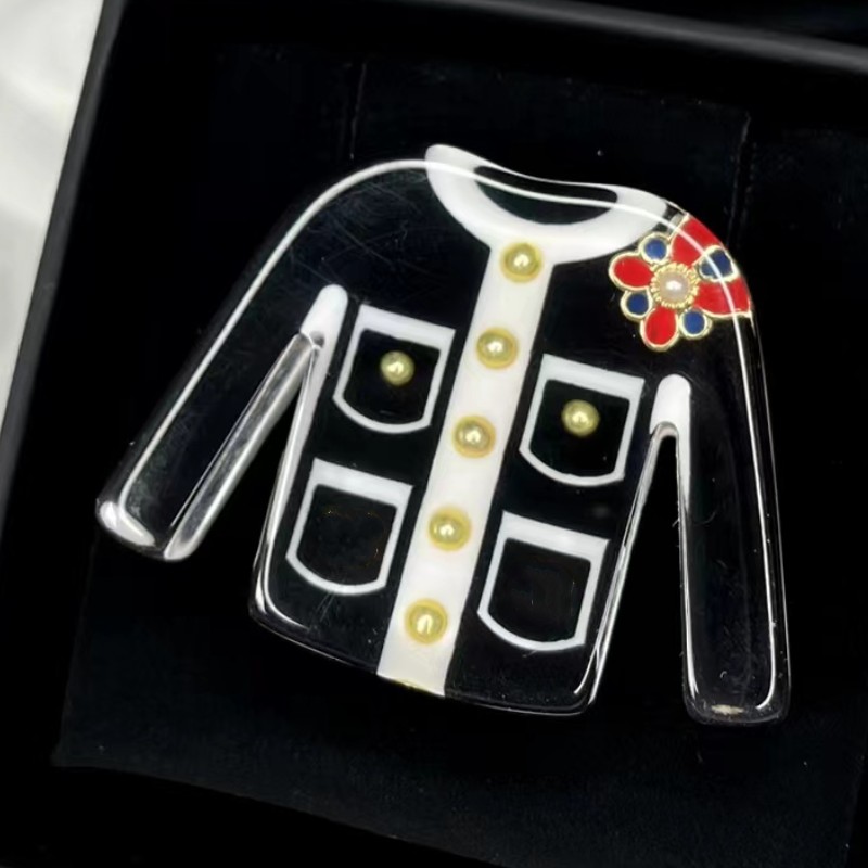 Europe and America Luxury Fashion Pins Brooches Gold Plated Shiny CZ Letter Brooch Pin for Men Women Nice Gift