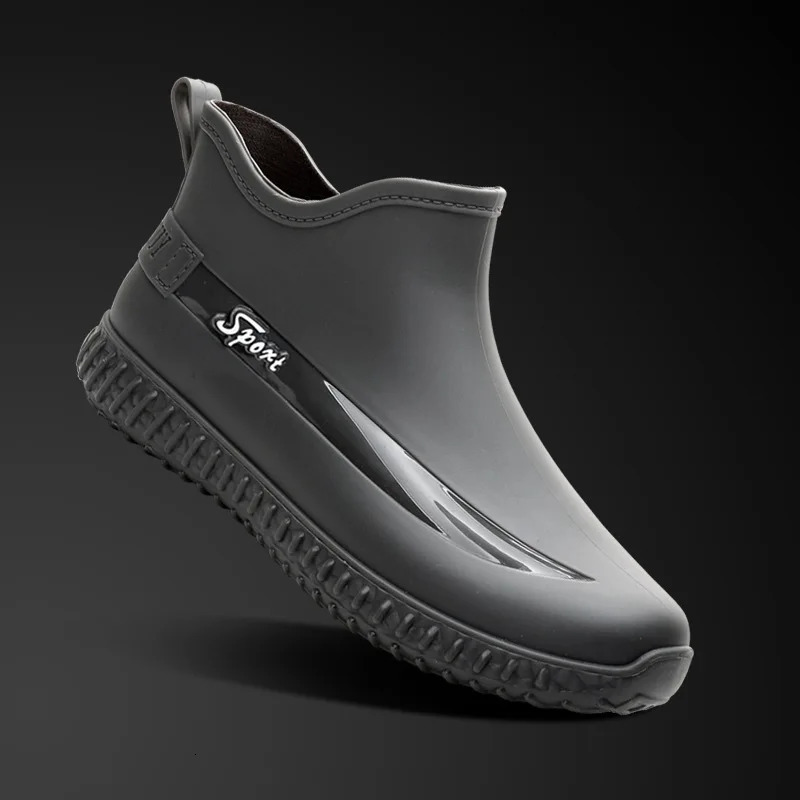Fashion Short Rain Boots Mens Four Seasons Work Shoes Wear-Resistant Rubber Shoes Fishing Shoes Waterproof Shoes 240309