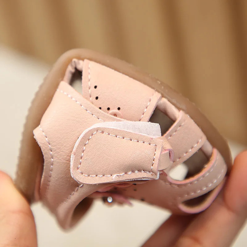 Summer Baby Sandals Girls Soft Bottom Sweet Children Shoes White Pink Little Kids Anti Kick Beach Sandals Toddler Shoes CSH1018 240319
