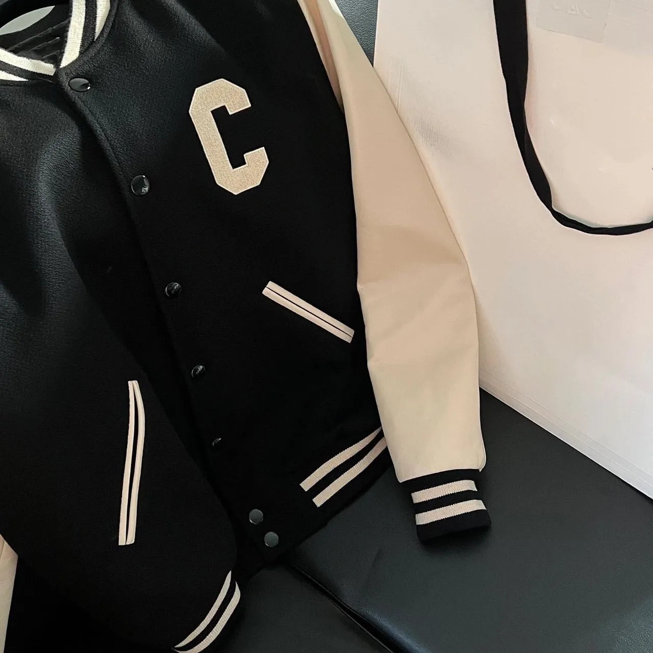 Teddy Leather Stitching Cword Wool Baseball Uniform Ce Home Letters Mens And Womens Highend Fashion Jacket 240320