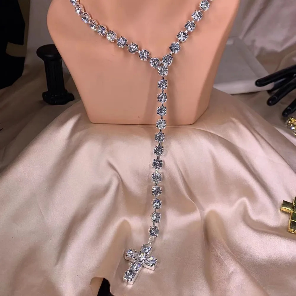 Shiny Rhinestone Long Tassel Chain Choker Necklace Party Jewelry for Women Crystal Cross Pendant Collares Chockers Necklace Gift 240315