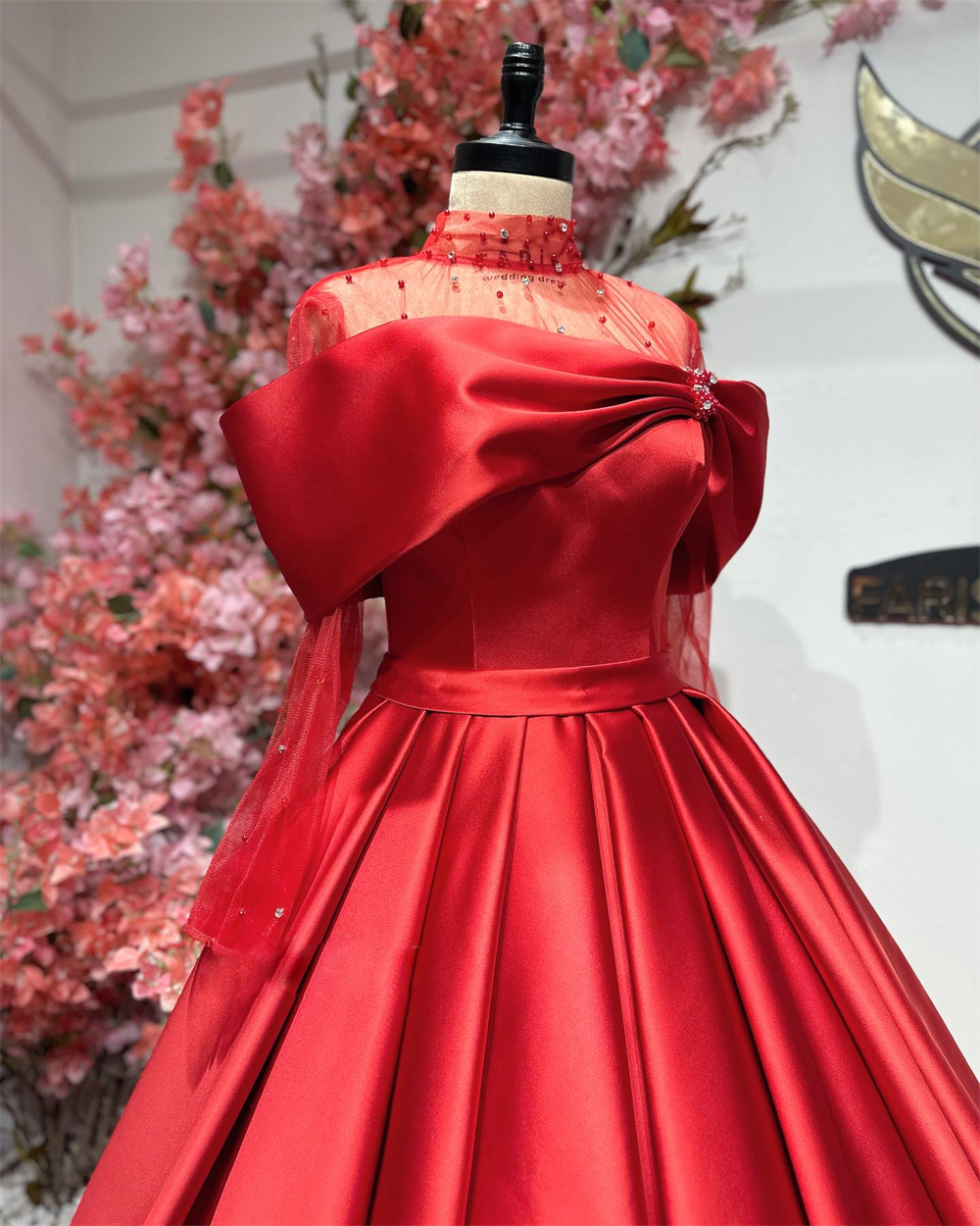 Modern Tulle Neck A Line Wedding Dresses Tranparent Sleeve Pleat Satin Bridal Gown for Wedding Party Bead Puffy Skirt Bride Receiption Dress