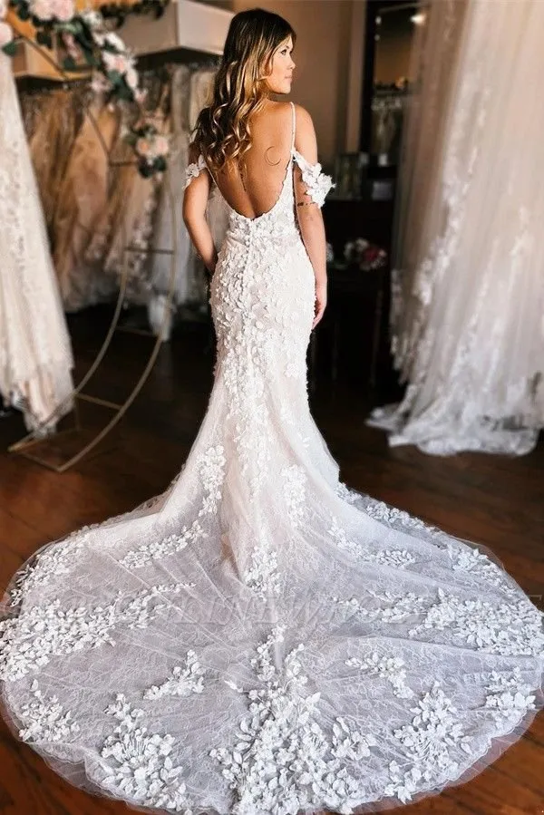 Lace Romantic Mermaid Wedding Dresses Spaghetti Straps 3D Appliques Sexy Open Back Bridal Gowns with Buttons Covered Plus Size BC15483