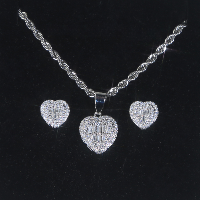 Bling CZ Paved Heart Pendant Necklace Iced Out Cubic Zirconia Hearts Charm Women Lover Hip Hop Wedding Jewelry