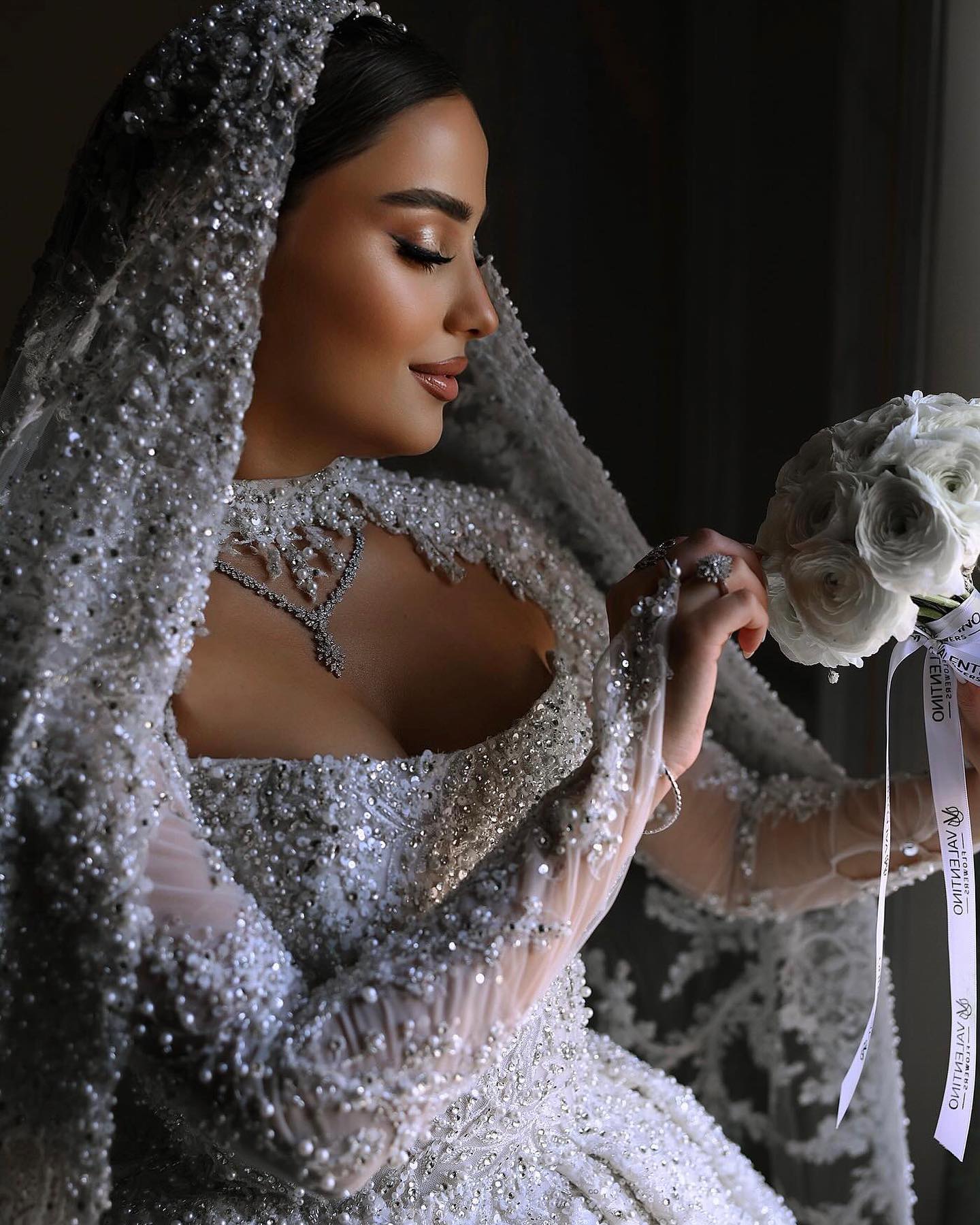 Crystal Ball Vintage Gown Dress For Bride Pearls Beading Lace Wedding Dresses Strapless Vestido De Noiva Dubai Saudi Arabic Robe Mariage Bridal Gowns 