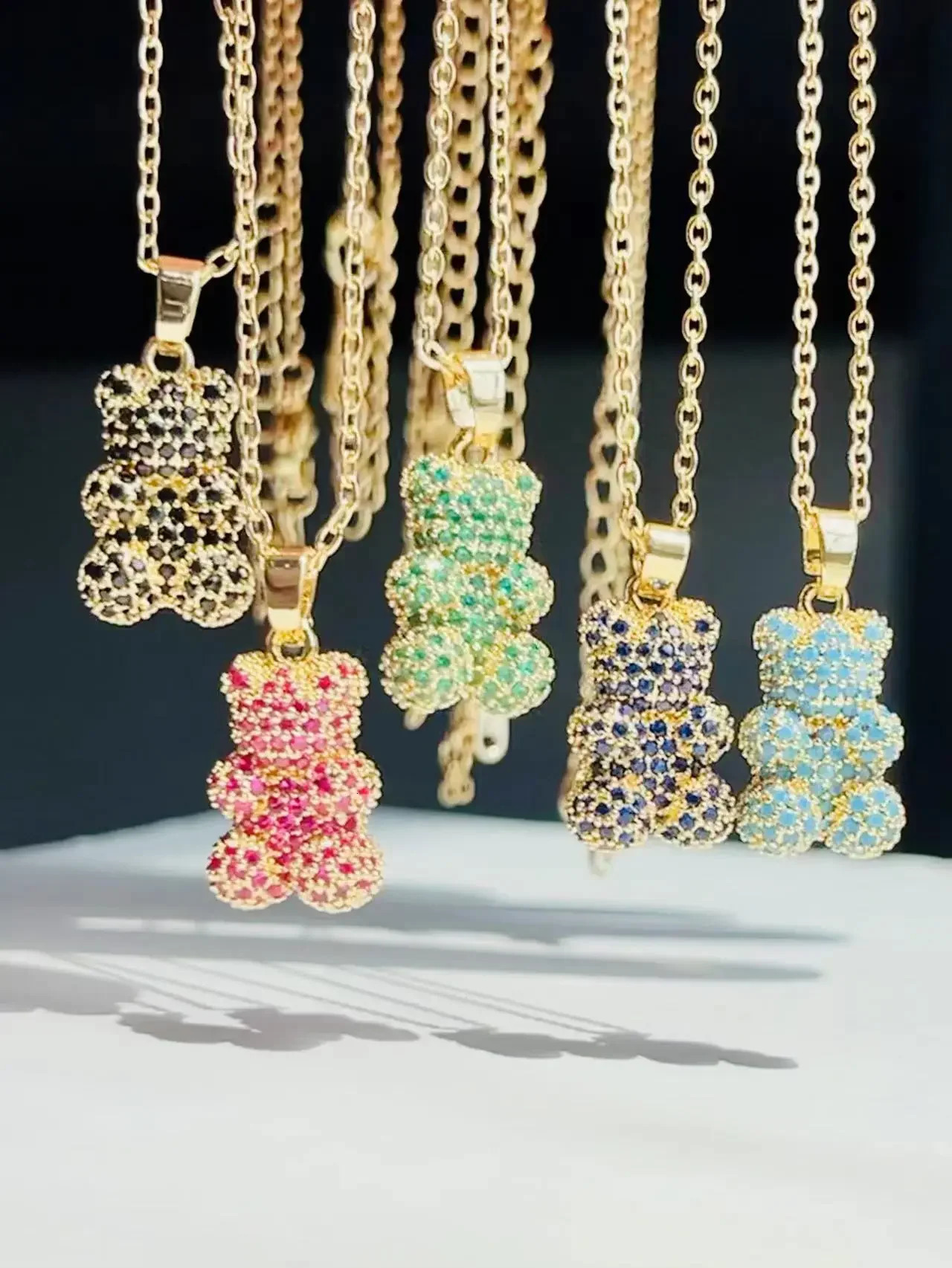 Bear Charms Colorful Zircon Full Rhinestones Animal Bears Pendant Necklaces for Women Collar Korean Necklace Men Jewelry Gifts 240315