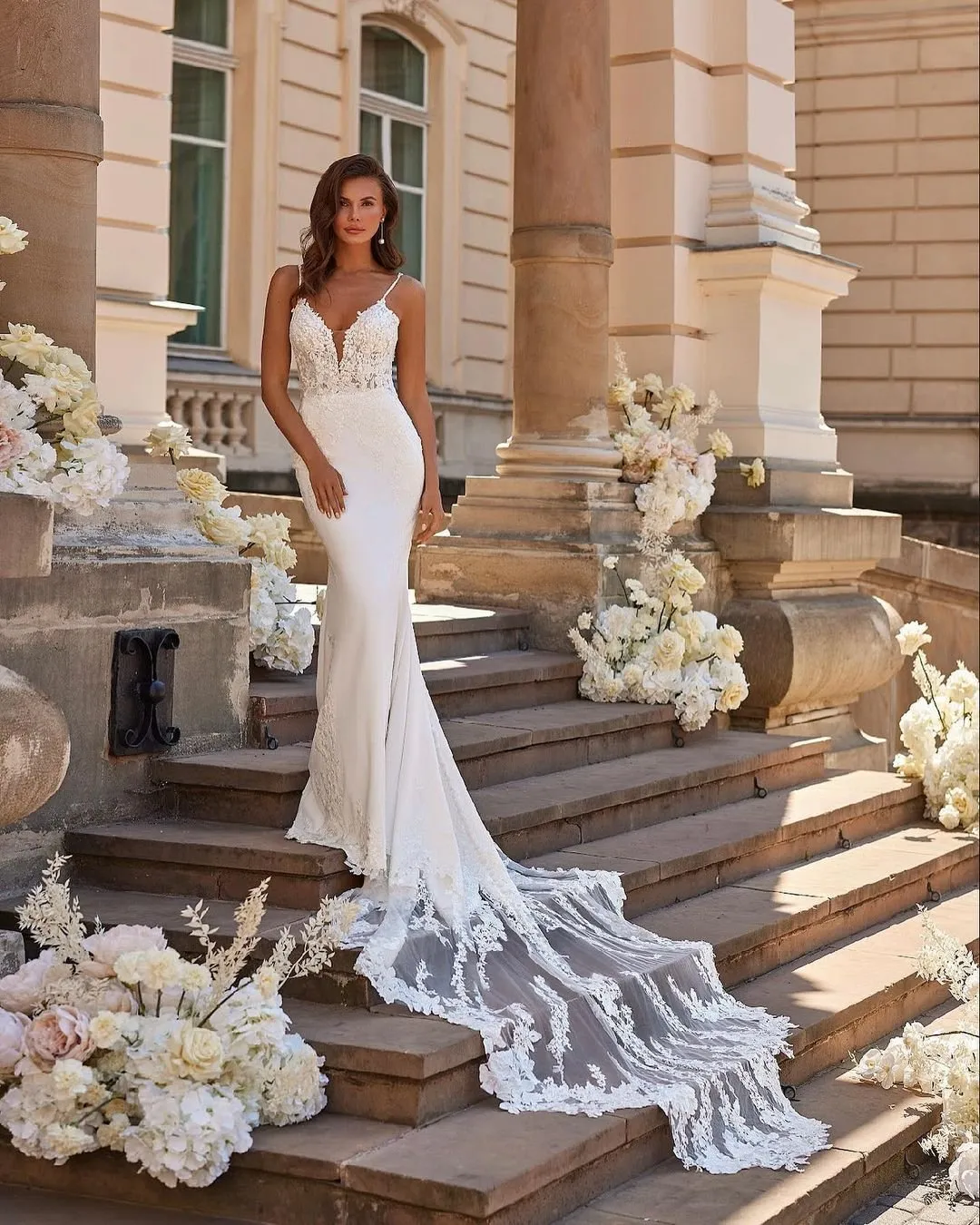 Backless Sexy Lace Mermaid Wedding Dresses Spaghetti Straps Appliques Western Long Train Bridal Gowns Elegant Robes De Mariage Bc15730 0219