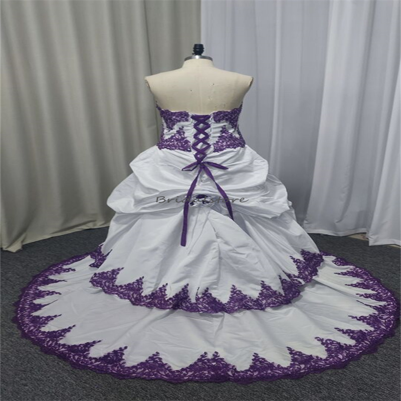 Gorgeous Purple Gothic Wedding Dresses With 3D Florals Sexy Strapless Beaded Appliques Lace Ruffles Bridal Gowns Corset Bride Dress Medieval Fantasy R