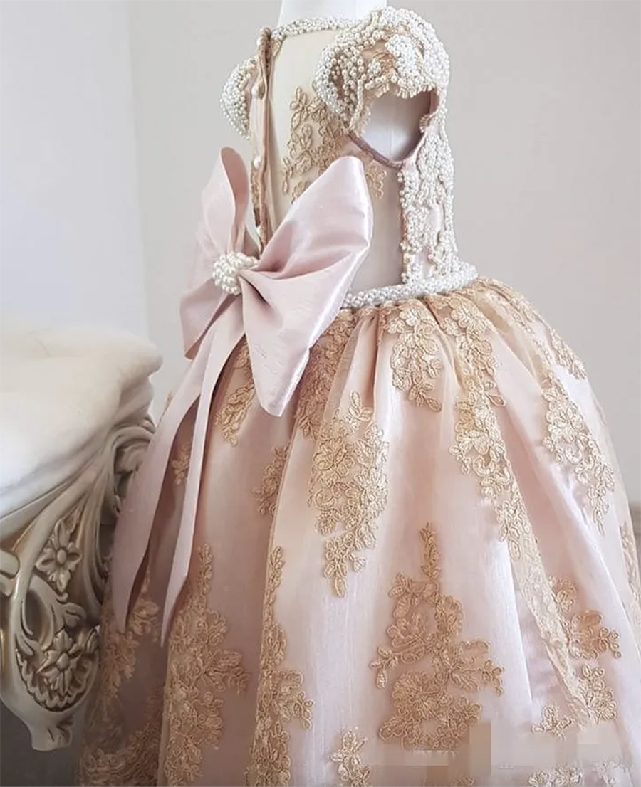 Cute Rose Gold Flower Girls Dresses Crystal Pearls Beaded Capped Sleeves Ball Gown Princess Lace Applique Communion Birthday Party Wear