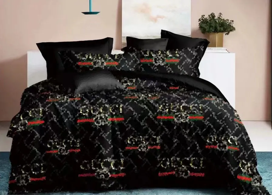 Designer Classic Letter Khaki dashed letter Printed Duvet Pillow Cover 4 pcs Set Pure Cotton Comfortable Bedding Decoration 1.8m