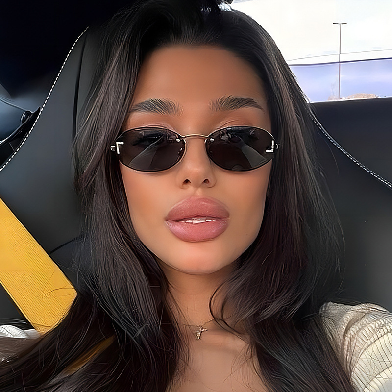 Dia-encrusted Rimless cut edge Oval Cat Eye Sunglasses for Women Fashion high-end Small Frame Trend Sun Glasses Designer Eyewear Free shipping