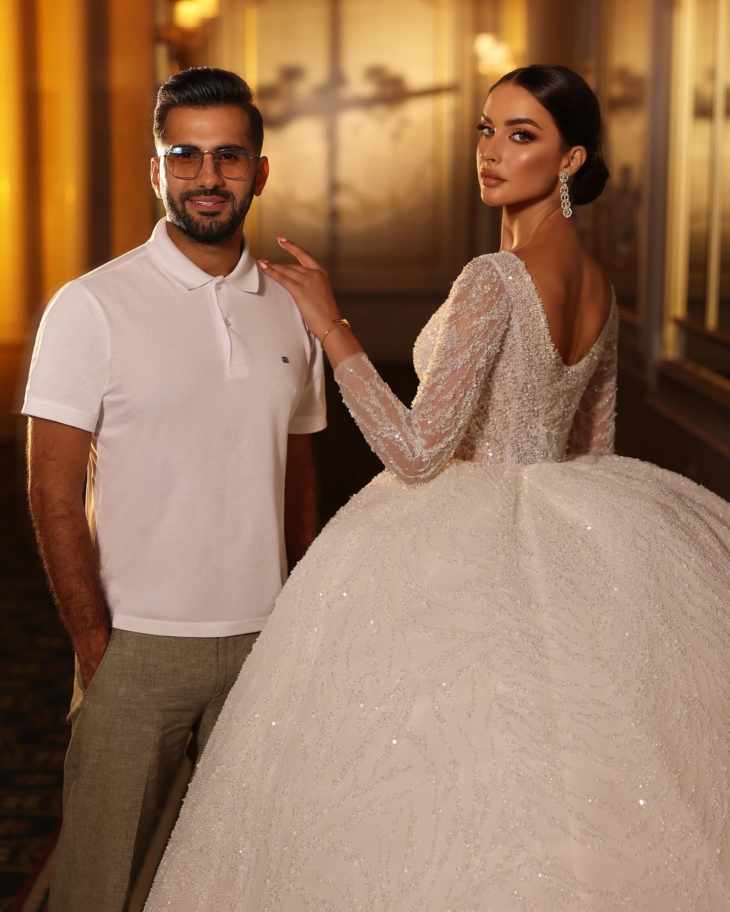 Gown Crystal Ball Dress For Bride V Neck Beading Long Sleeves Wedding Dresses Dubai Saudi Arabic Sweep Train R Bridal Gowns es s