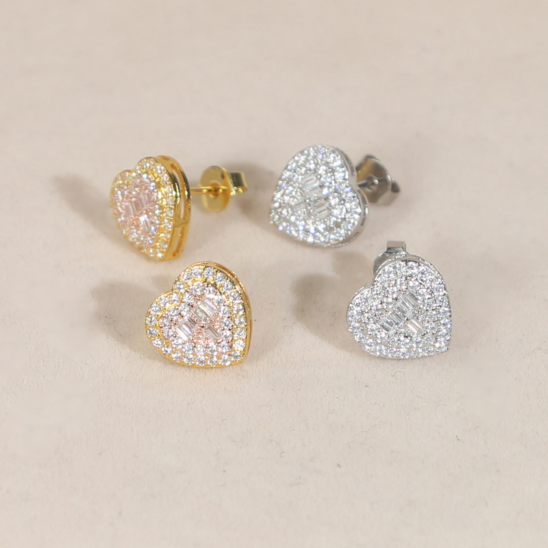 High Quality Cz Paved Heart Stud Earrings in Gold Sier for Women's Fashion and Wedding Jewelry