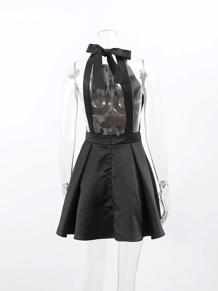 Black Backless Halter Mini Dress For Women Off Shoulder Hollow Out Fashion Sleeveless Aline Club Party Lady Sexy 2024 240319