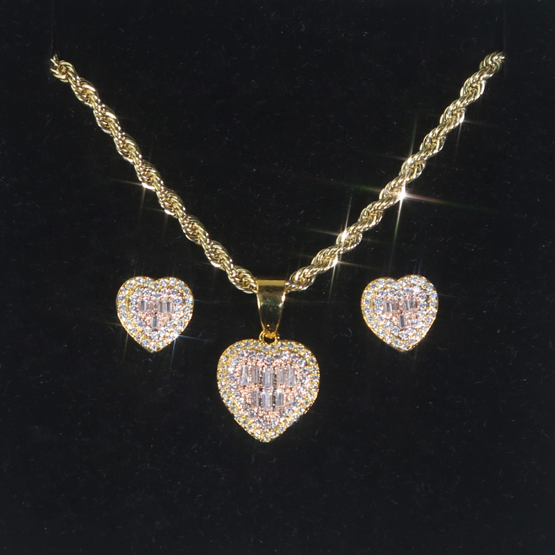 Bling CZ Paved Heart Pendant Necklace Iced Out Cubic Zirconia Hearts Charm Women Lover Hip Hop Wedding Jewelry