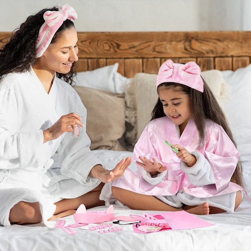 6-18Pcs Spa Party Robes for Girls Kids Birthday Kimono Satin Robe Slumber Party Sleepover Pajamas Party Gowns Pink Party Favors 240323