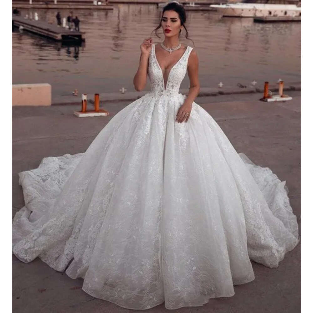 Glamorous Cathedral Train Sleeveless V-Neck Dresses Ball Gown Bridal Lace Bride Wedding Gowns 2020 Customize