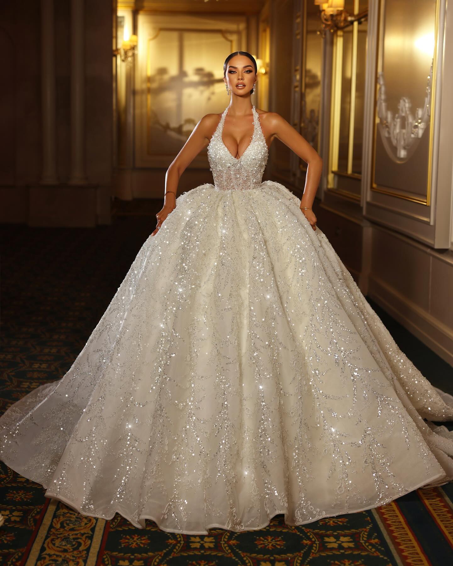 Charming Crystal Ball Gown Wedding Dress for Bride Beading Lace Hater Wedding Dresses Dubai Saudi Arabic Long Train R Bridal Gowns