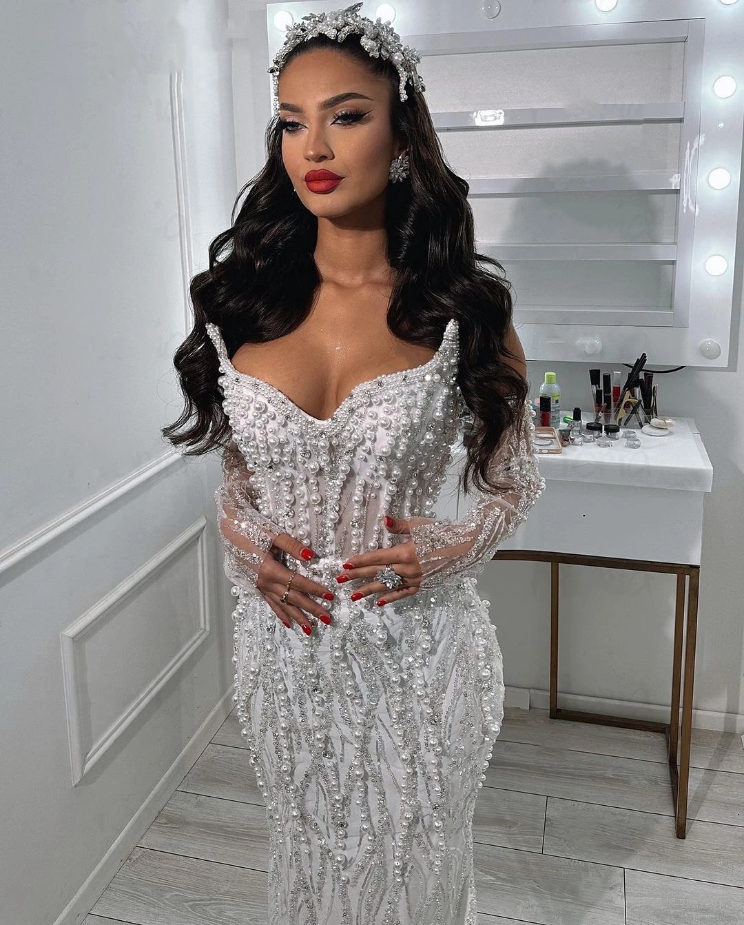 Charming Mermaid Wedding Dresses Strapless Pearls Bridal Gowns Crystal Sequins Slim Illusion Custom Made Sleeveless Vestidos De Novia