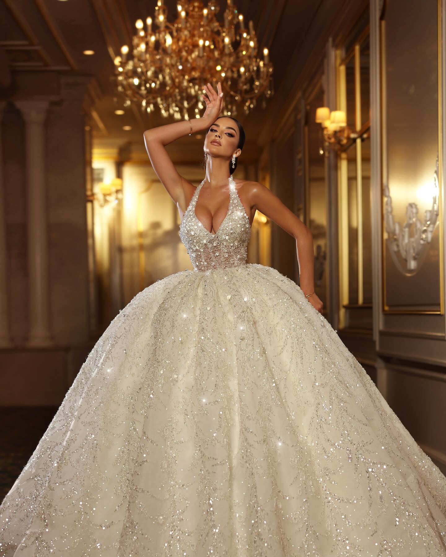 Charming Crystal Ball Gown Wedding Dress for Bride Beading Lace Hater Wedding Dresses Dubai Saudi Arabic Long Train R Bridal Gowns