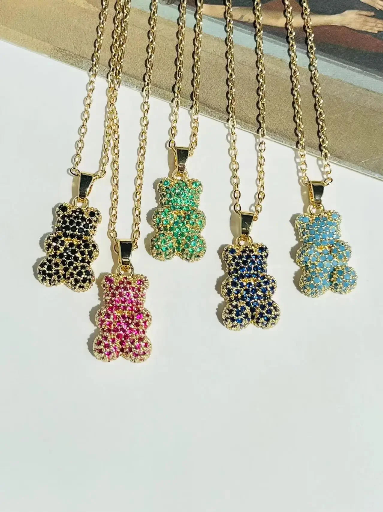 Bear Charms Colorful Zircon Full Rhinestones Animal Bears Pendant Necklaces for Women Collar Korean Necklace Men Jewelry Gifts 240315