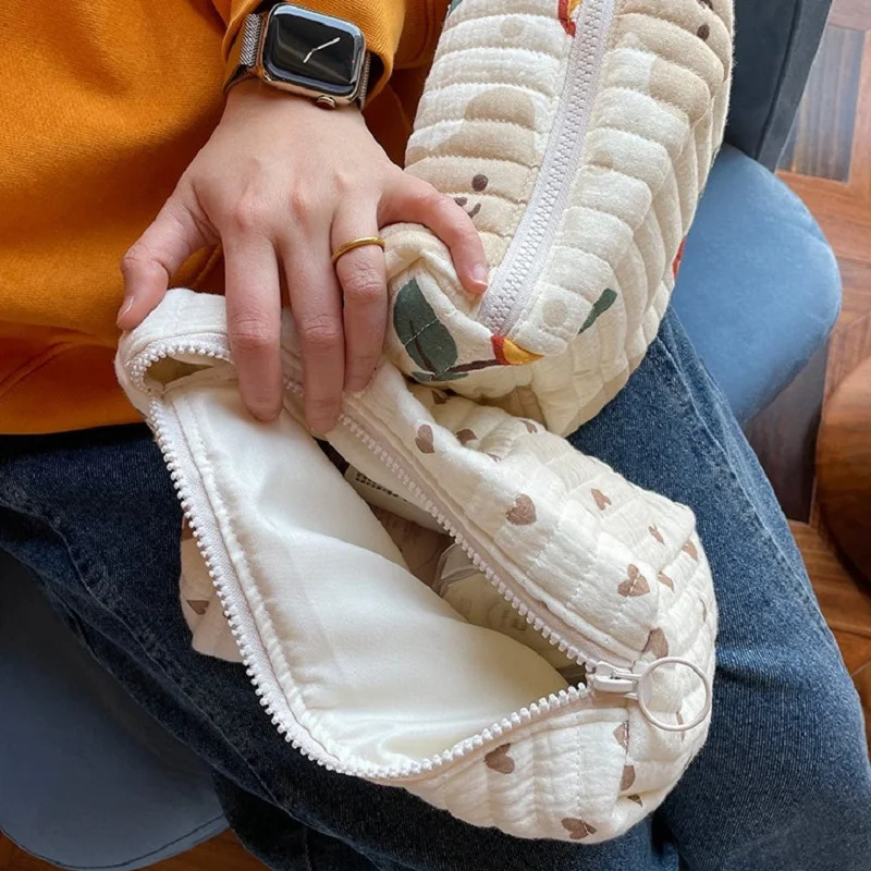2025 NEW Portable Quilting Clutch Soft Cotton Women Zipper Cosmetic Organizer Cute Makeup Bag Large Capacity Make Up Pouch Purse Handbag 240314 zhanyi