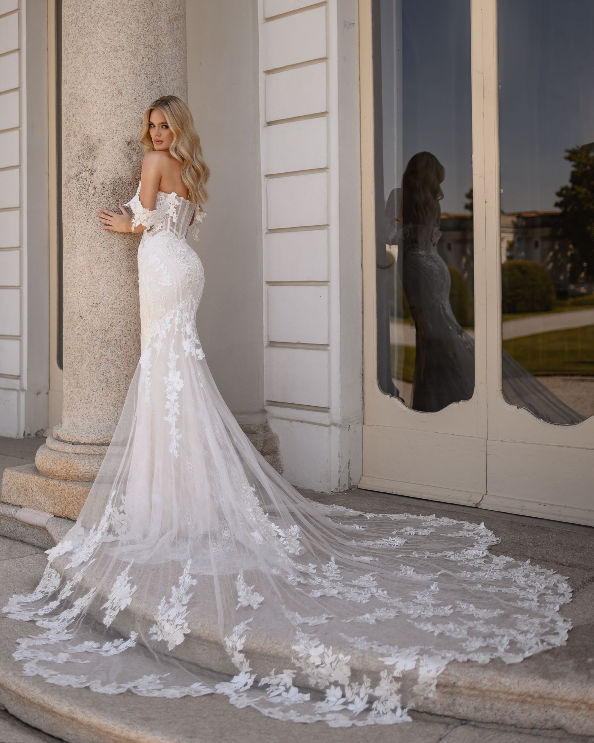 New Arrival Elegant Beading Appliques Lace Off Shoulder Sleeves Sweetheart Mermaid Wedding Dresses Court Train Floral Prints Trumpet Bridal Gowns