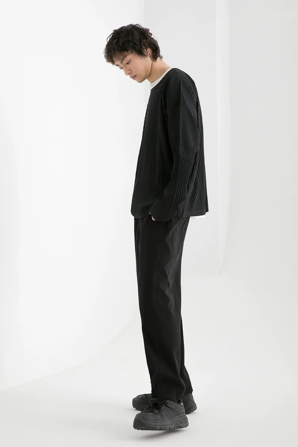 Miyake Pleated Full Sleeve Round Collar T Shirt For Men Fashion Japanese Streetwear Long Sleeve Plain T-shirt Casual Top 240311