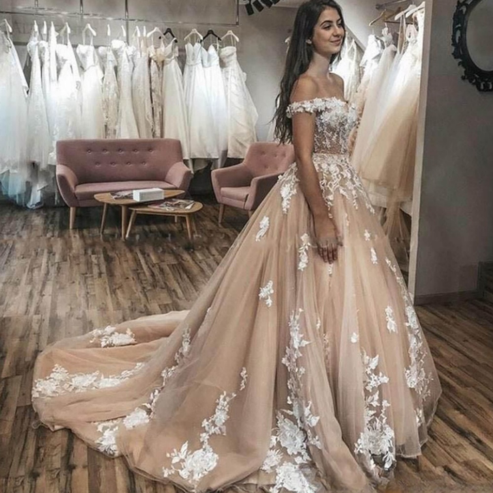 2024 Arabic Vintage A Line Wedding Dresses Off Shoulder Tulle White 3D Floral Lace Appliques Off Shoulder Corset Back Plus Size Bridal Gowns
