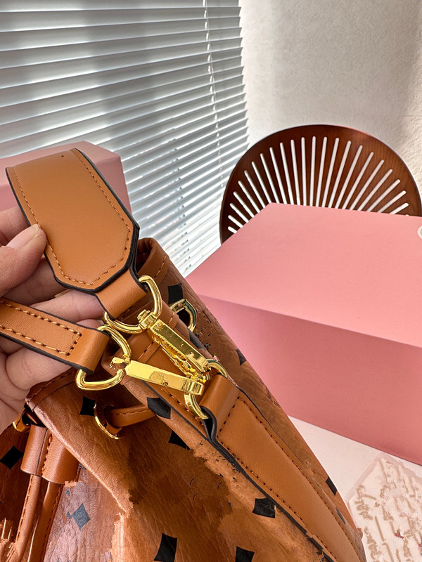 2025 Women's Shoulder Designer Chain Bag High Quality Wallet Diagonal Straddle Bag,drawstring bucket bag, beautiful bag.