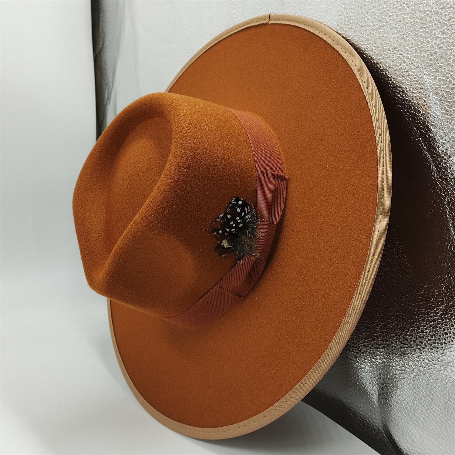 New contrasting color large brim cashmere top hat feather accessories woolen soft woolen hat British top hat autumn and winter 231202