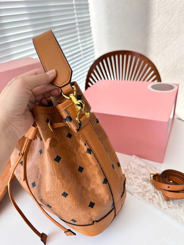 2025 Women's Shoulder Designer Chain Bag High Quality Wallet Diagonal Straddle Bag,drawstring bucket bag, beautiful bag.