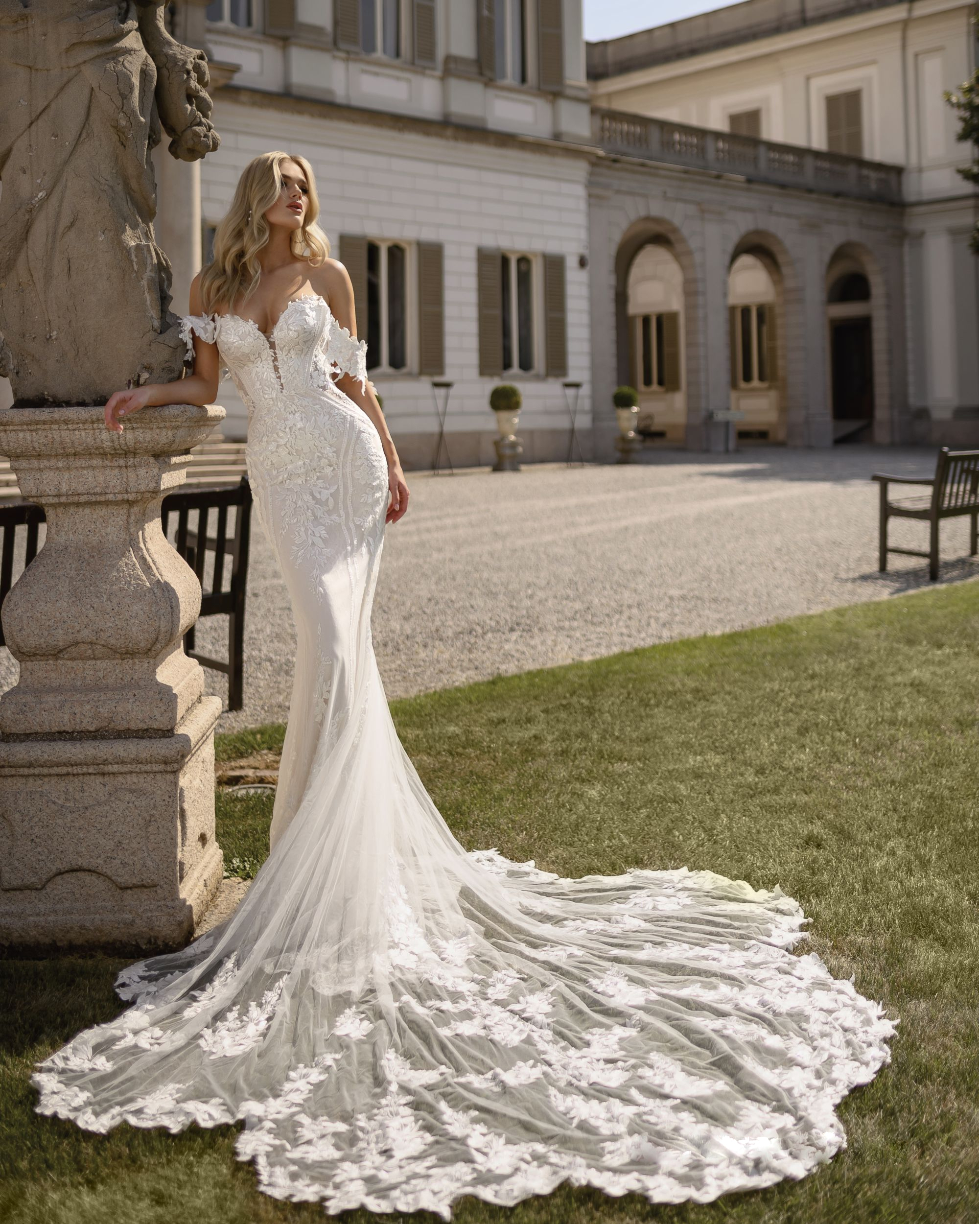 New Arrival Elegant Beading Appliques Lace Off Shoulder Sleeves Sweetheart Mermaid Wedding Dresses Court Train Floral Prints Trumpet Bridal Gowns