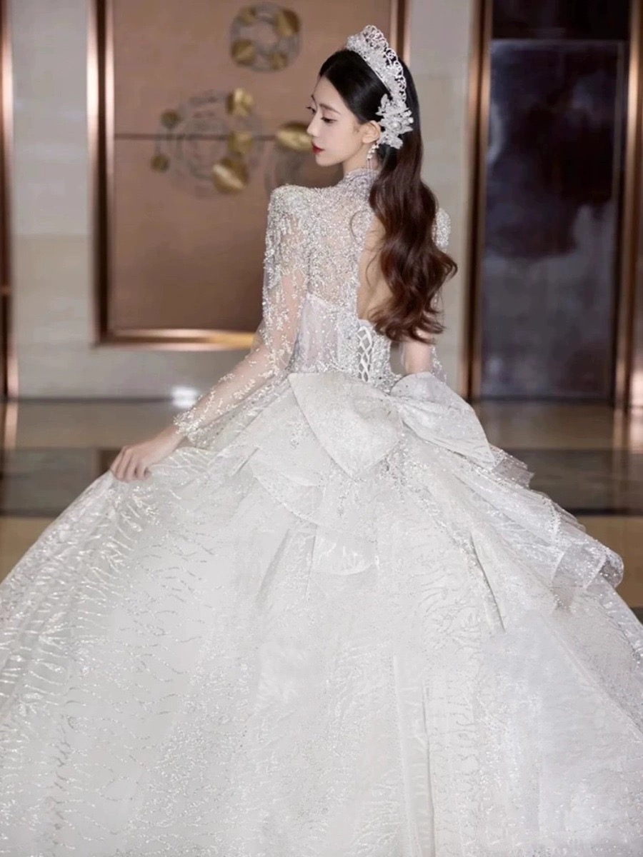 Sequined Wedding Dresses Crystals Sheer Long Sleeve Lace Beaded Ball Gown Vestido Novia Dress Vintage Bridal Customise Arabic Robe De Mariee