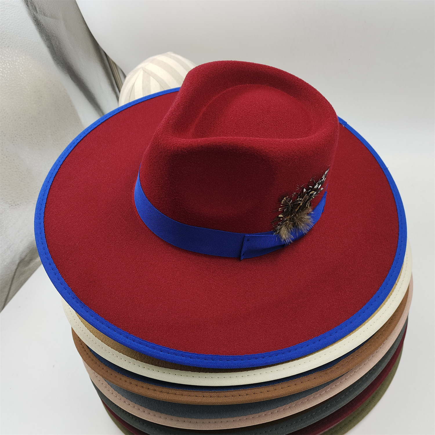 New contrasting color large brim cashmere top hat feather accessories woolen soft woolen hat British top hat autumn and winter 231202