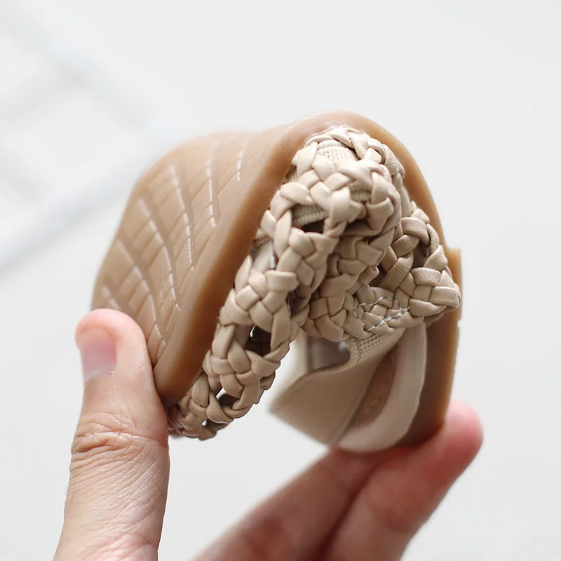 Baby Girls Shoes Braided Sandals for Girls Kids Fashion Hollow Out Leather Shoe Soft Sole Retro Princess Slippers Beach Shoes 240319