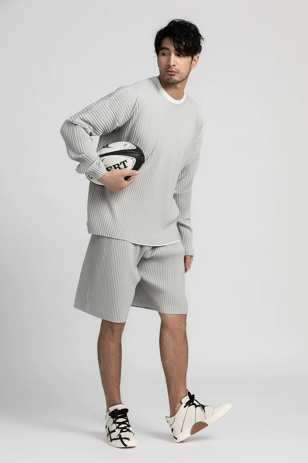 Miyake Pleated Full Sleeve Round Collar T Shirt For Men Fashion Japanese Streetwear Long Sleeve Plain T-shirt Casual Top 240311