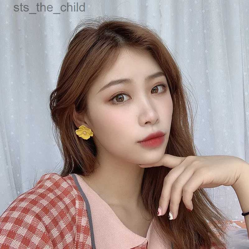 Dangle Chandelier Yellow Comes Summer Beach Sweet Lemon Yellow Earrings Collection Hyuna Style Cute Flower Study Earrings Korea Simple VersatileC24326